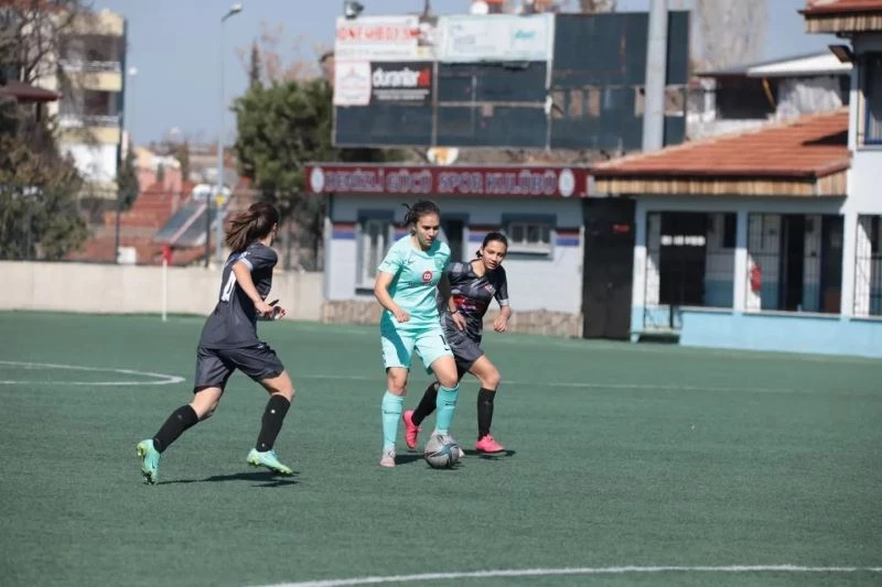 Üstek Group Horozkent Spor, 3 puanı 3 golle kazandı
