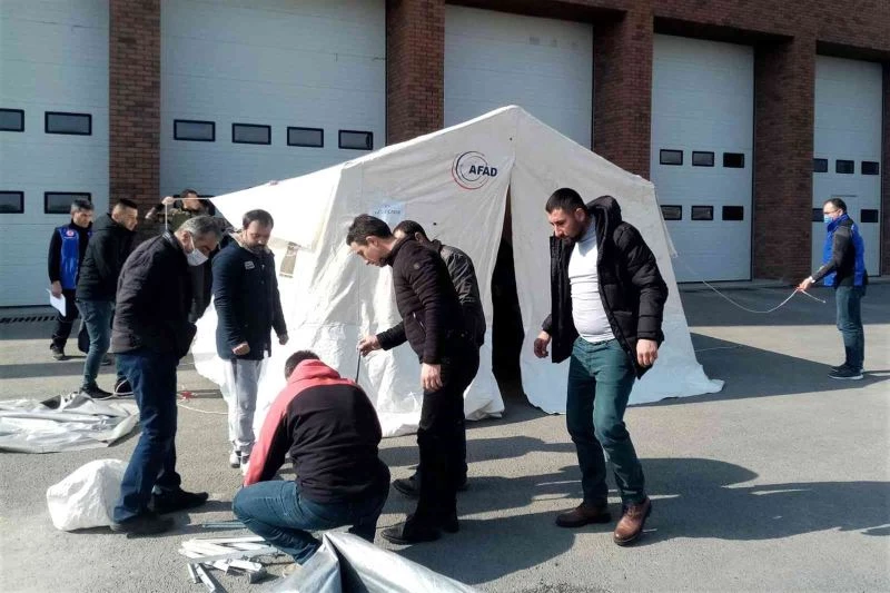 Jandarma personeline ve güvenlik korucularına çadır kurma eğitimi verildi
