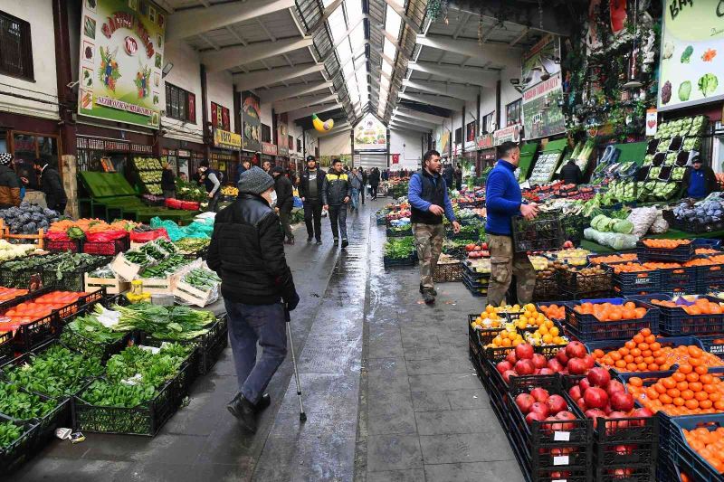 Başkentliler kış meyvesi olarak mandalinayı tercih etti
