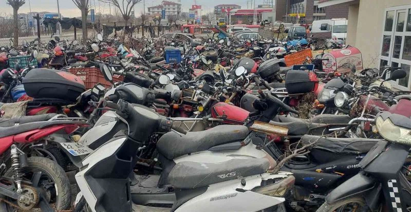 Kaderine terk edilmiş milyonluk servet otoparkta çürüyor: 13 yıldır bekleyen de var
