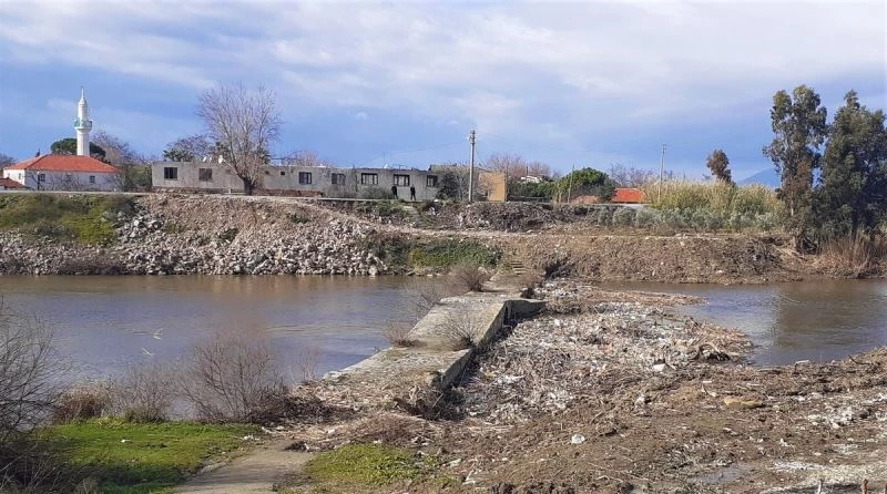 İnatçı filminin çekildiği tarihi taş köprü tekrar tehdit altında
