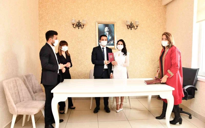 Nikah dairelerinde 02.02.2022 yoğunluğu
