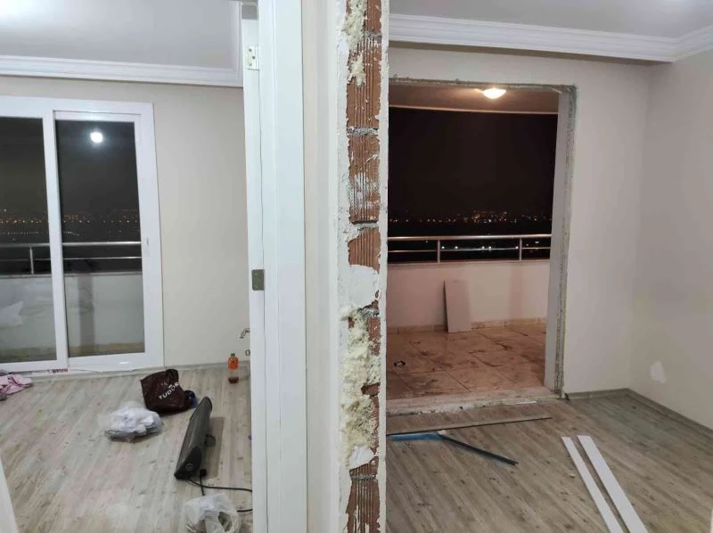 Böyle hırsızlık görülmedi: Kiraladığı eşyalı evin kapı ve musluklarına varıncaya kadar çaldı
