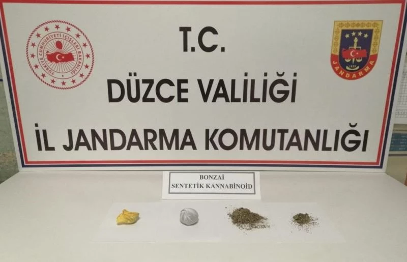 Uyuşturucu kullanıcıları jandarma ekiplerine yakalandı
