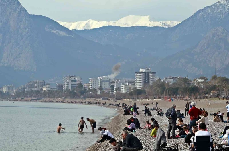 Antalya kışı erken uğurladı
