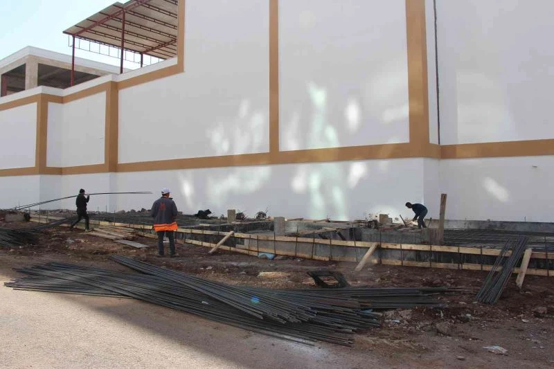 Diyarbakır’da bir AVM mevzuat dışı jeneratör ve trafo yeri yapmak isteyince site sakinleri ayağa kalktı
