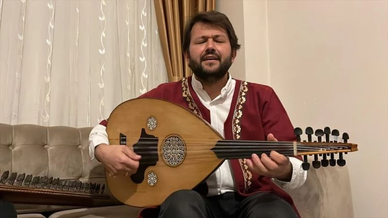 Hobi olarak kurdukları koroyla ailecek musiki yapıyorlar