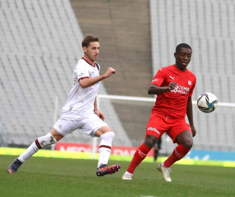 Sivasspor’da Max Gradel cezalı duruma düştü
