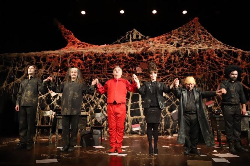Dario Fo’nun ünlü eseri ‘Bir Anarşistin Kaza Sonucu Ölümü’ Kartal’da sahnelendi
