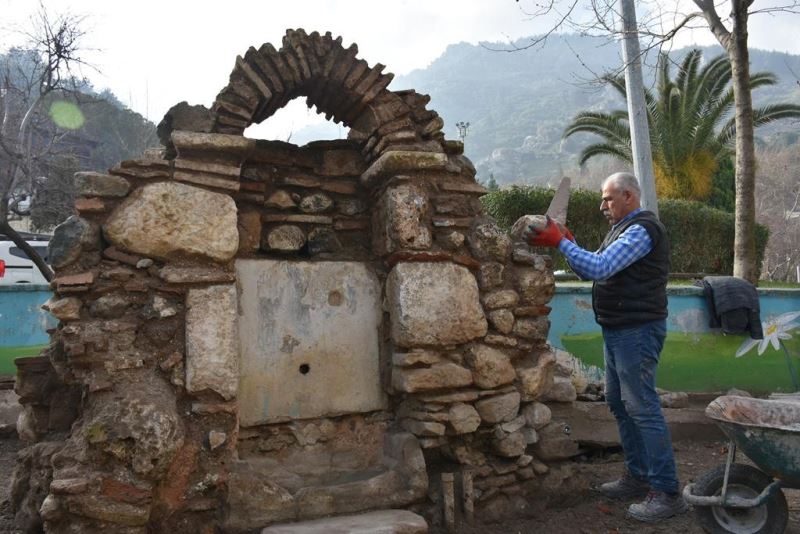 Şehzadeler’in tarihi çeşmelerde restorasyon başladı
