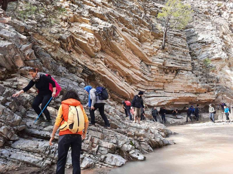 Eskişehirli doğa tutkunları Bilecik’in kanyonlarını gezdi
