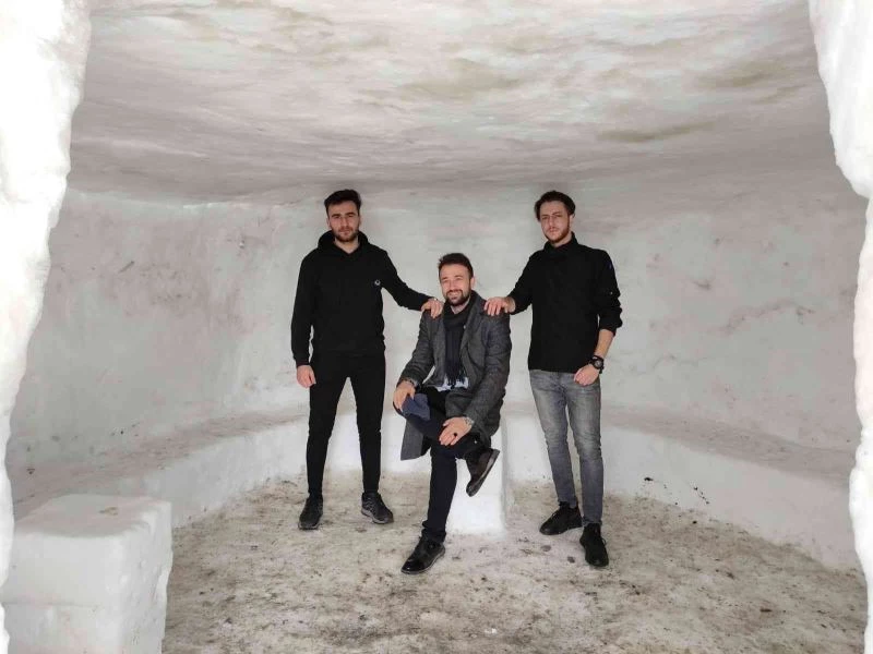 Çıldır Gölü Eskimo Evine yoğun ilgi
