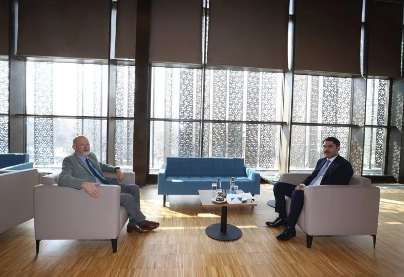 Bakan Kurum, İngiltere’nin Ankara Büyükelçisi Chilcott ile görüştü
