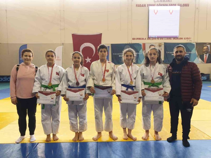 Düzce Judodan 10 madalya
