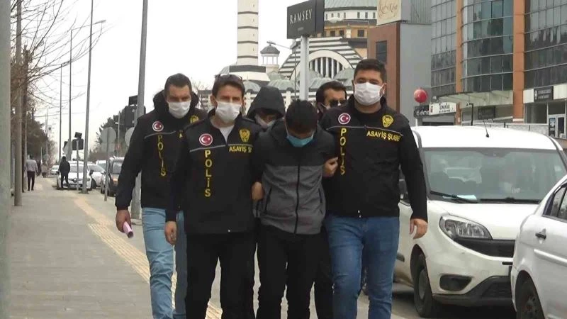 Diyarbakır’da PTT şubesini soyan 2 zanlı adliyeye sevk edildi
