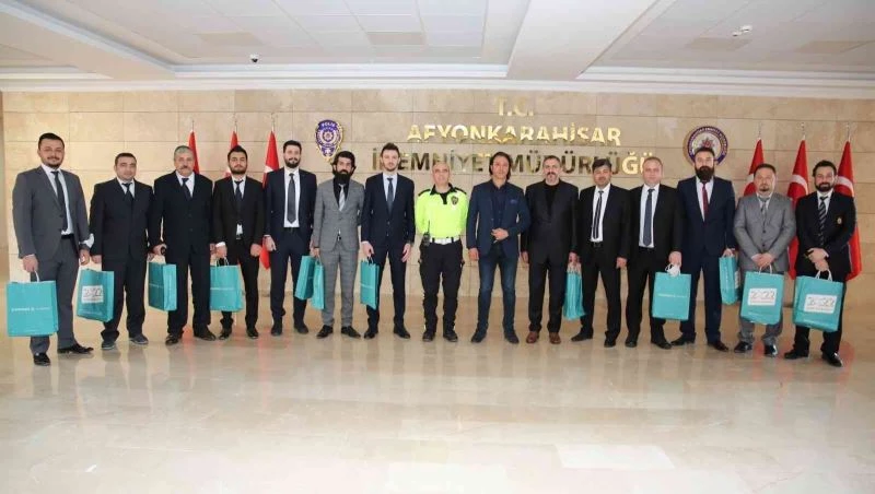 Cinayetin aydınlatılmasında üstün başarı gösteren polisler ödüllendirildi
