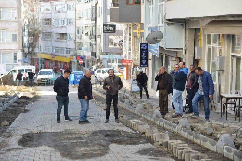 Kolordu Caddesi üzerinde kaldırım düzenleme çalışmaları başladı
