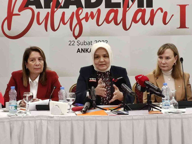AK Parti Kadın Kolları, kadına yönelik çalışmalara bilimsel altlık oluşturacak Akademi Buluşmaları’nın ilkini gerçekleştirdi
