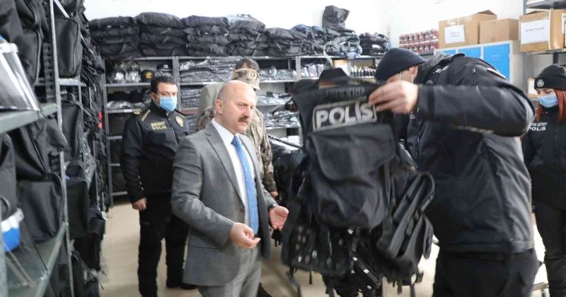 Vali Varol, polislerle bir araya geldi
