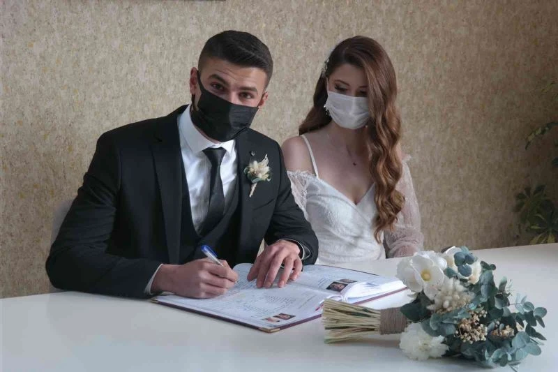 Çiftler 22.02.2022’de mutluluğa ‘Evet’ dedi
