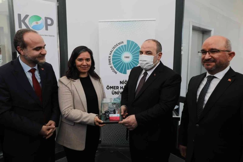 Yeşil Enerji Evi ve Silisyum Saflaştırma Laboratuvarı açıldı
