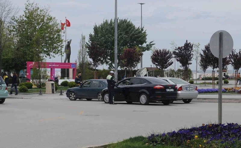 Yalova’da KGYS kameralarıyla da trafik denetimi yapılıyor
