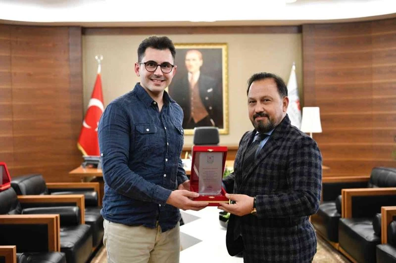 İHA muhabiri Umutcan İşledici’ye ödül
