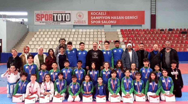 ÇESK sporcularının karate başarısı
