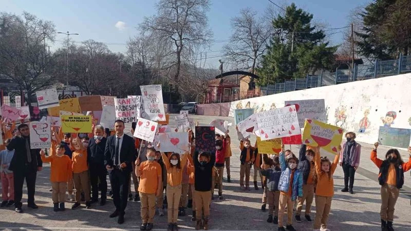 Öğrenciler kan bağışının önemine dikkat çekti
