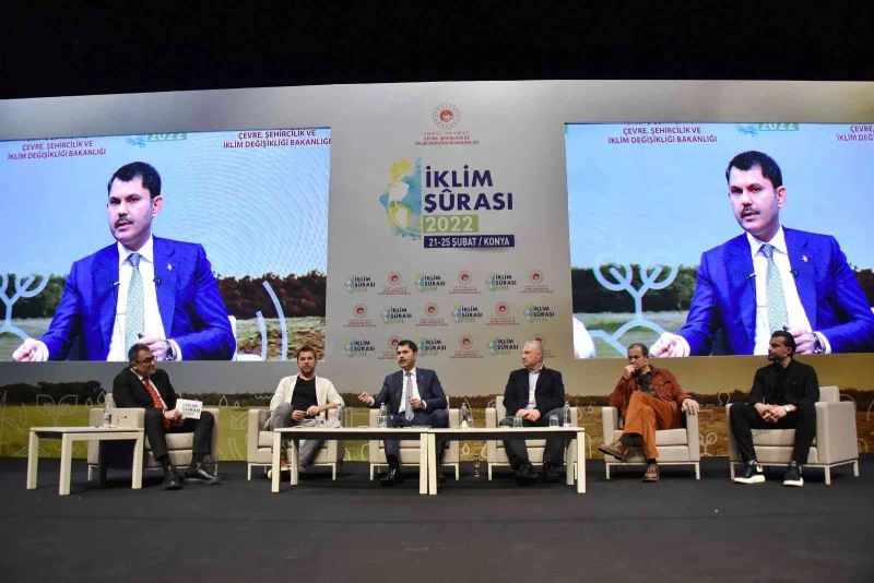 İklim Şurası’nda ünlü isimlerin katılımıyla “İlk Kim Değişiyor” paneli düzenlendi
