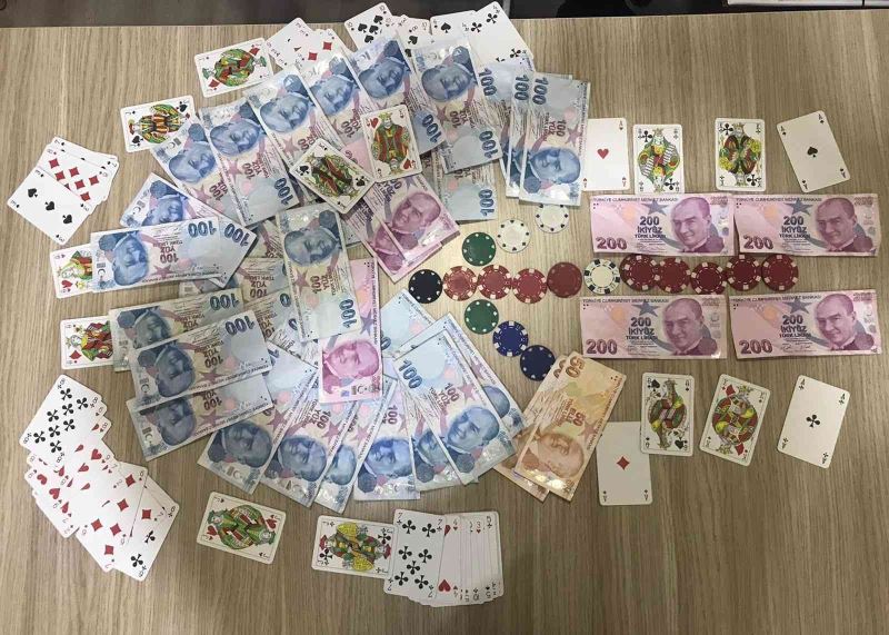 Antalya’da kumar oynayan 6 şahsa 10 bin 914 TL para cezası
