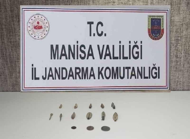 Manisa’da Tunç Çağı’na ait 11 adet mızrak ucu ele geçirildi
