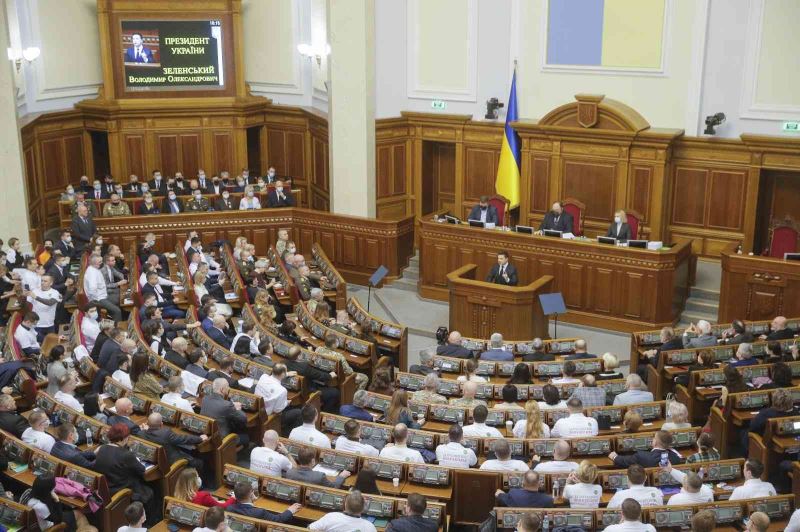 Ukrayna Parlamentosundan oybirliğiyle OHAL’e onay
