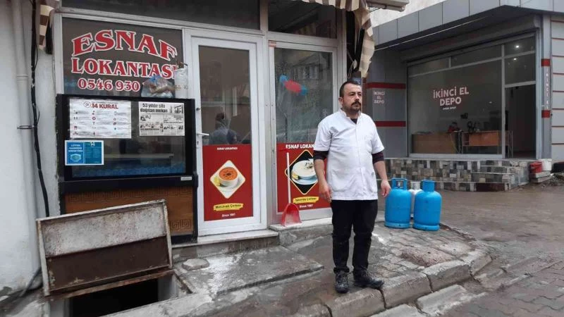 Lokantada yangın tüpü patladı, müşteriler panikle kaçıştı
