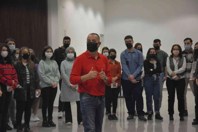 Anadolu Üniversitesi’nde “Sınıf Yönetimi ve Öğretimde İyi Örnekler Çalıştayı” başladı
