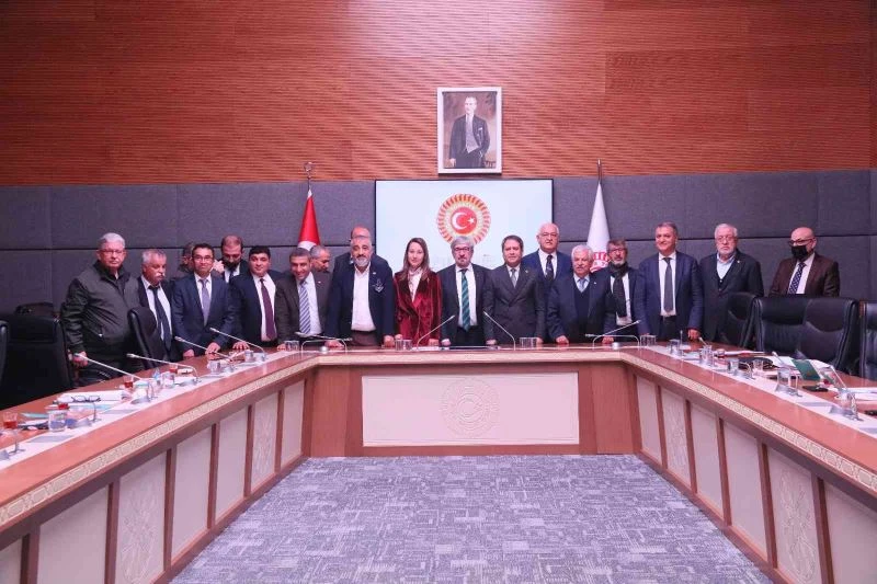 Yerel gazetelerin sıkıntıları için komisyon kuruldu
