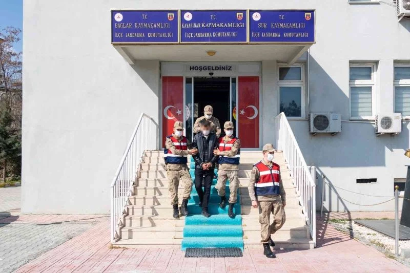 Diyarbakır’da suç dosyası kabarık ‘firari hükümlü’ yakalandı
