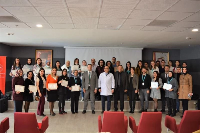 Yenidoğan Canlandırma Eğitimine katılanlara sertifikaları verildi
