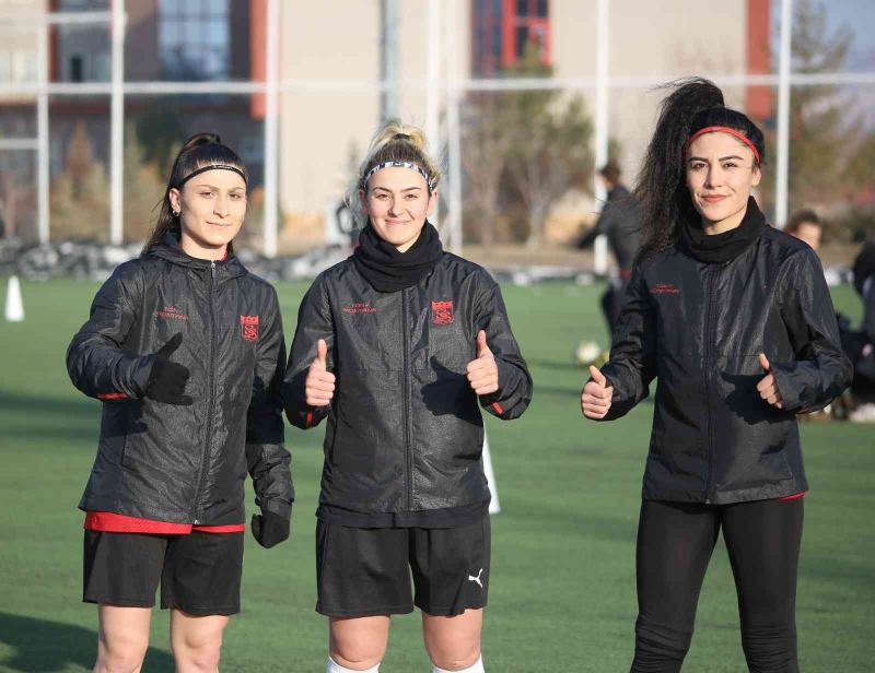 ‘Yiğido Kızlar’ Galatasaray maçını kazanmak istiyor
