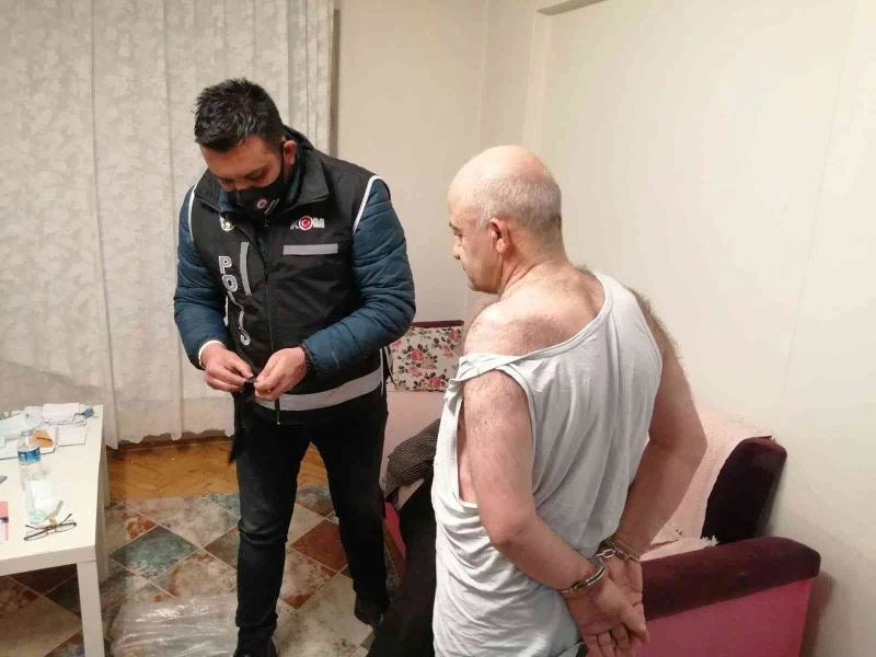 Usulsüz sağlık raporu düzenleyen çeteye operasyon: 17 gözaltı
