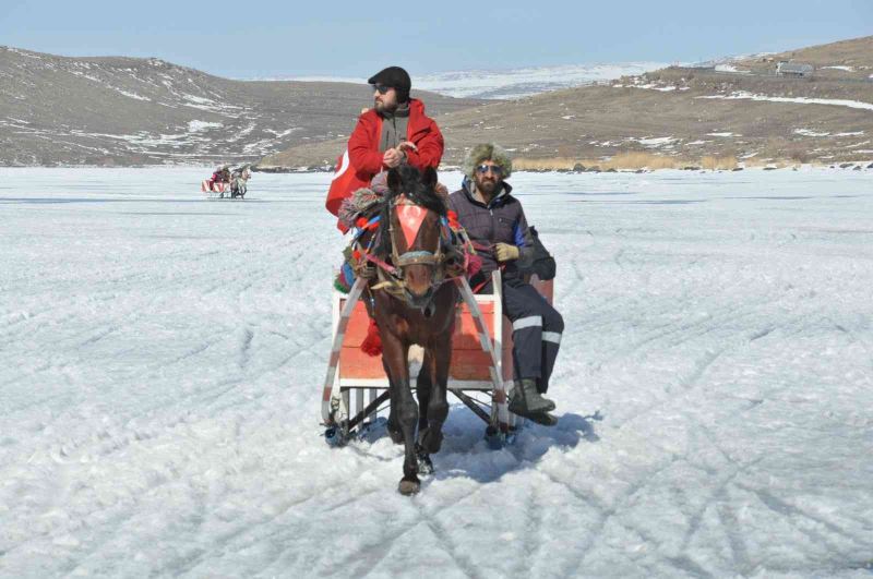 Turistlerin Kars