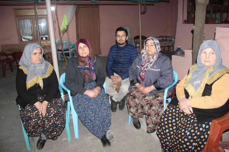 Yunanistan açıklarında yanan feribotta bulunan Aydınlı tır şoföründen halen haber yok
