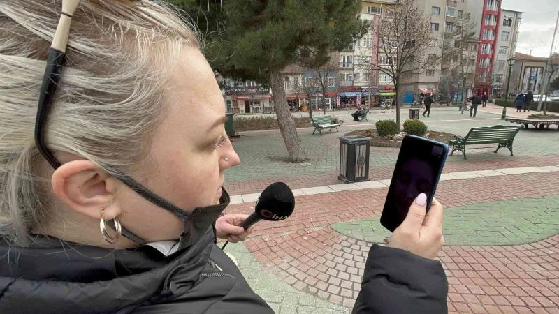 Uzun uğraşlar sonucu savaş bölgesindeki kızı ile görüntülü konuştu
