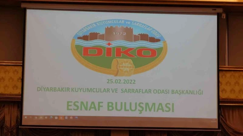 DİKO Başkanı Yüksel, esnaflarla değerlendirme toplantısı için bir araya geldi
