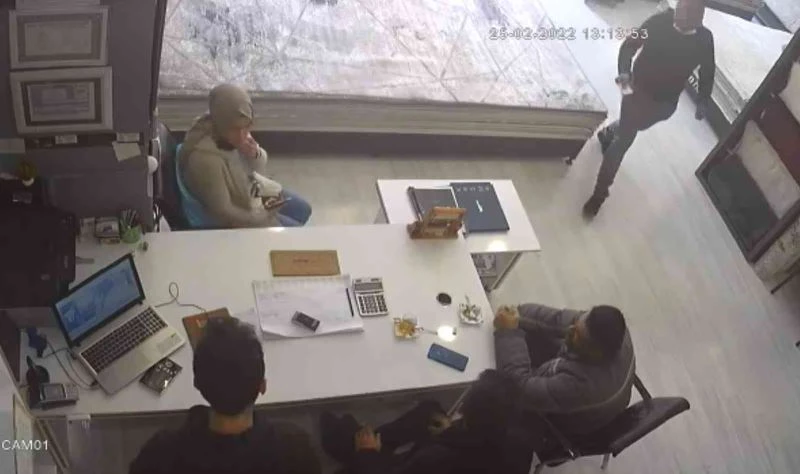 Engelli vatandaşın hırsızlık pişmanlığı: Helallik yetmedi, hırsızlık yaptığı işyerine para getirdi
