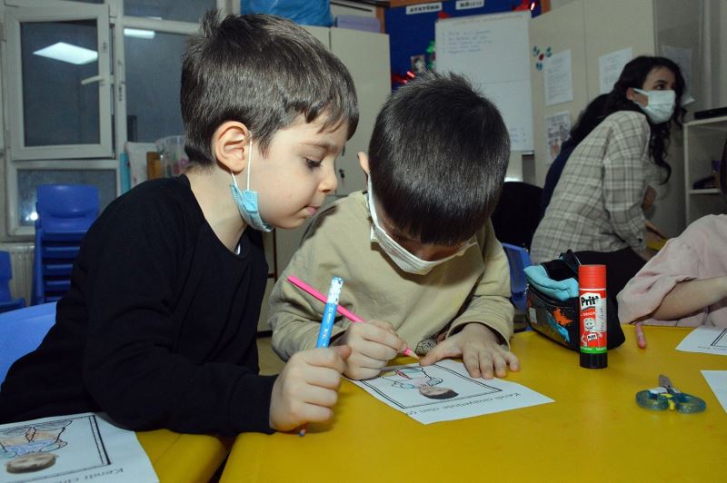 Hayatlarındaki sorunların tespit ve çözümünü eğlenerek belirliyorlar
