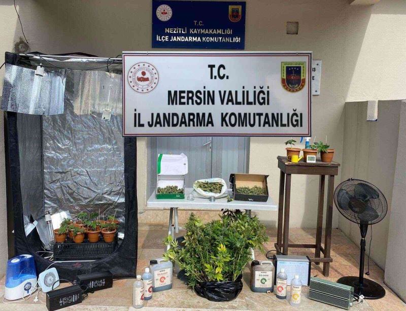 Evini uyuşturucu üretim tesisine çevirmiş
