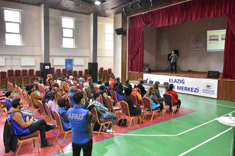 AFAD’dan gönüllülere afet eğitimi
