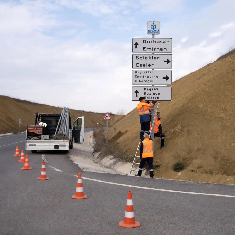 Kırsal mahallelerin işaret ve yönlendirme levhaları yenileniyor
