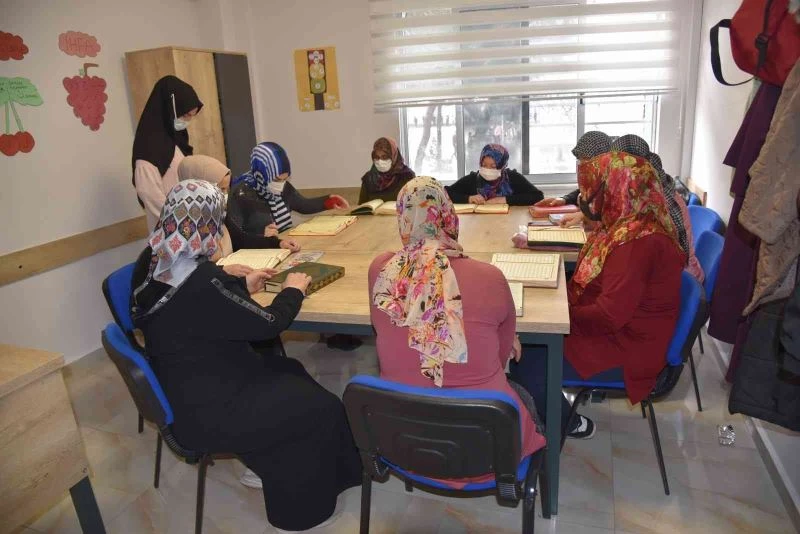 Kursiyerler Tevfikiye Hanım Lokalinden çok memnun
